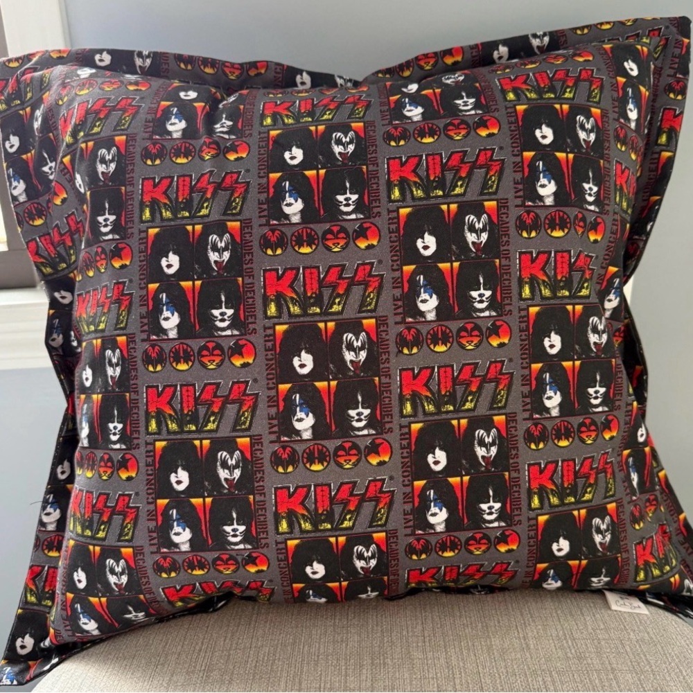 NEW KISS Band Rock and Roll Decorative Pillow. NEW NEVER USED! 🎸